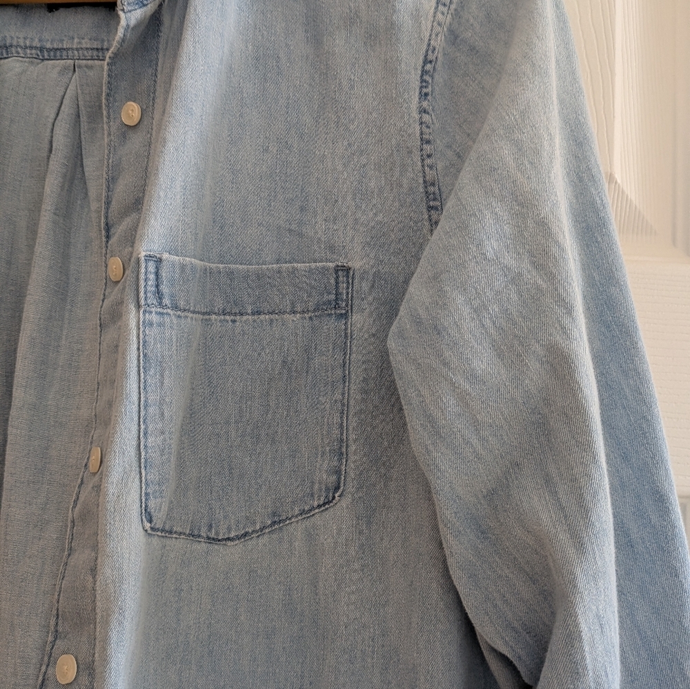 GAP Perfect Short Chambray Button Down - image 5